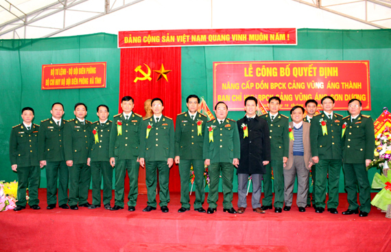 Bộ đội Biên phòng Hà Tĩnh chia sẻ ngọt bùi với nhân dân